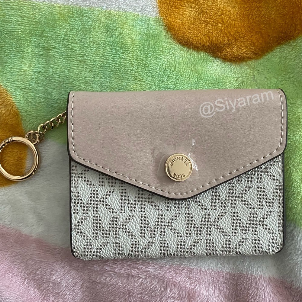 Michael Kors coin purse - Picture 7 of 7
